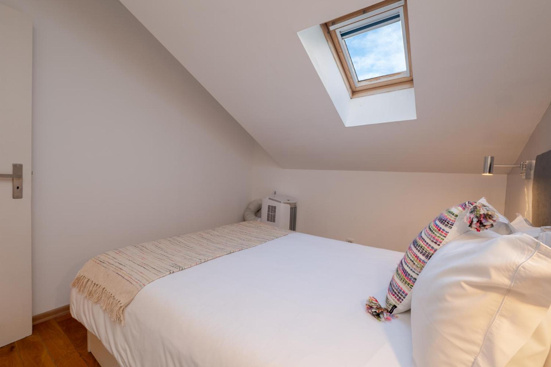 Contemporary In Historical Chiado Apartment